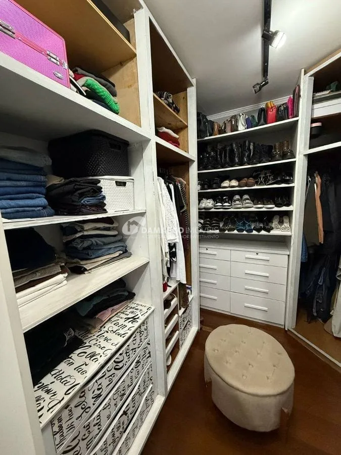 Sobrado à venda 3 Quartos, 1 Suite, 2 Vagas, 204M², Sítio da Figueira, São Paulo - SP