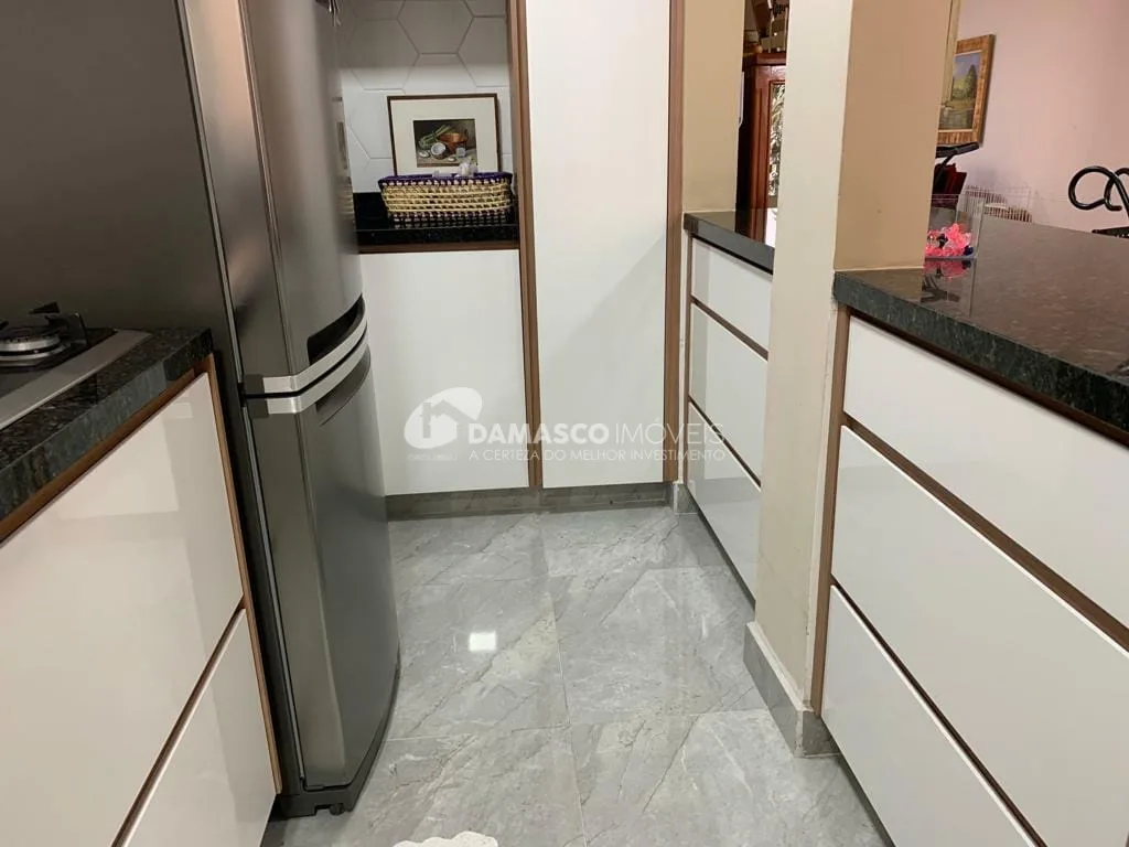Sobrado à venda 3 Quartos, 1 Suite, 4 Vagas, 220M², Santa Maria, São Caetano do Sul - SP