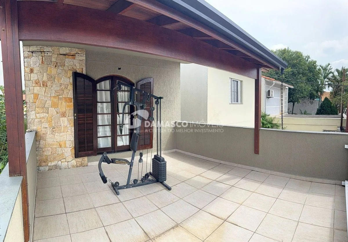 Sobrado à venda 3 Quartos, 1 Suite, 2 Vagas, 204M², Sítio da Figueira, São Paulo - SP