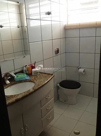 Sobrado à venda 3 Quartos, 1 Suite, 2 Vagas, Santa Terezinha, São Bernardo do Campo - SP