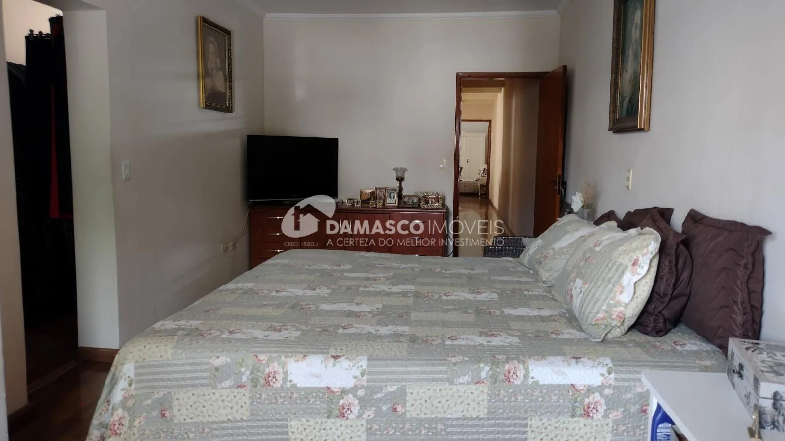 Sobrado à venda 3 Quartos, 3 Suites, 3 Vagas, 240M², Barcelona, São Caetano do Sul - SP