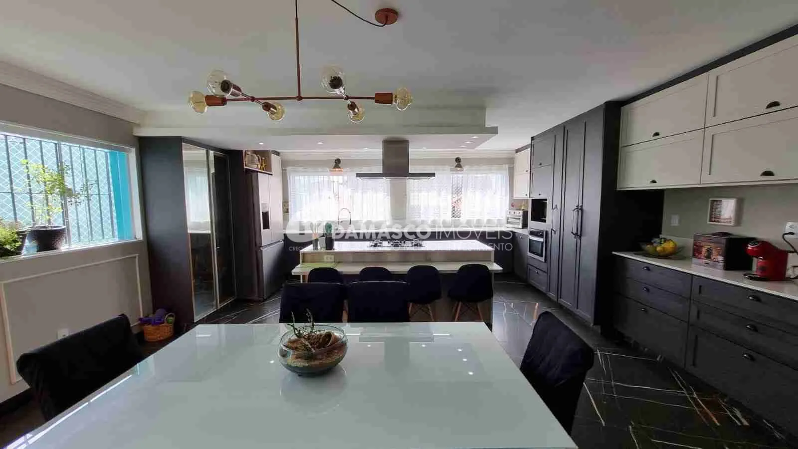 Casa de alto padrão à venda no Osvaldo Cruz | 442 m² | 3 dormitórios | Piscina | 4 vagas