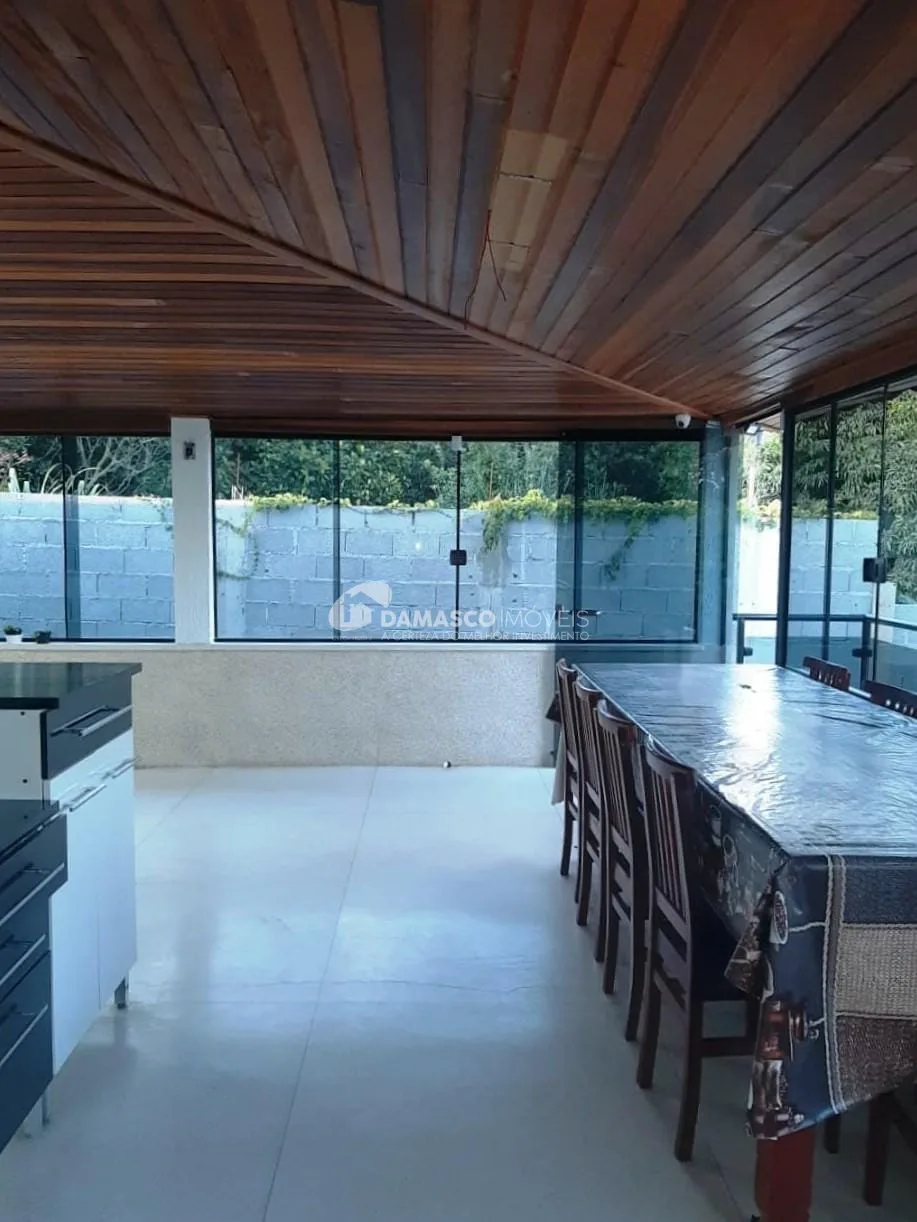 Chácara à venda 4 Quartos, 3 Suítes, 10 Vagas, Horto F Dois, Mairinque - SP