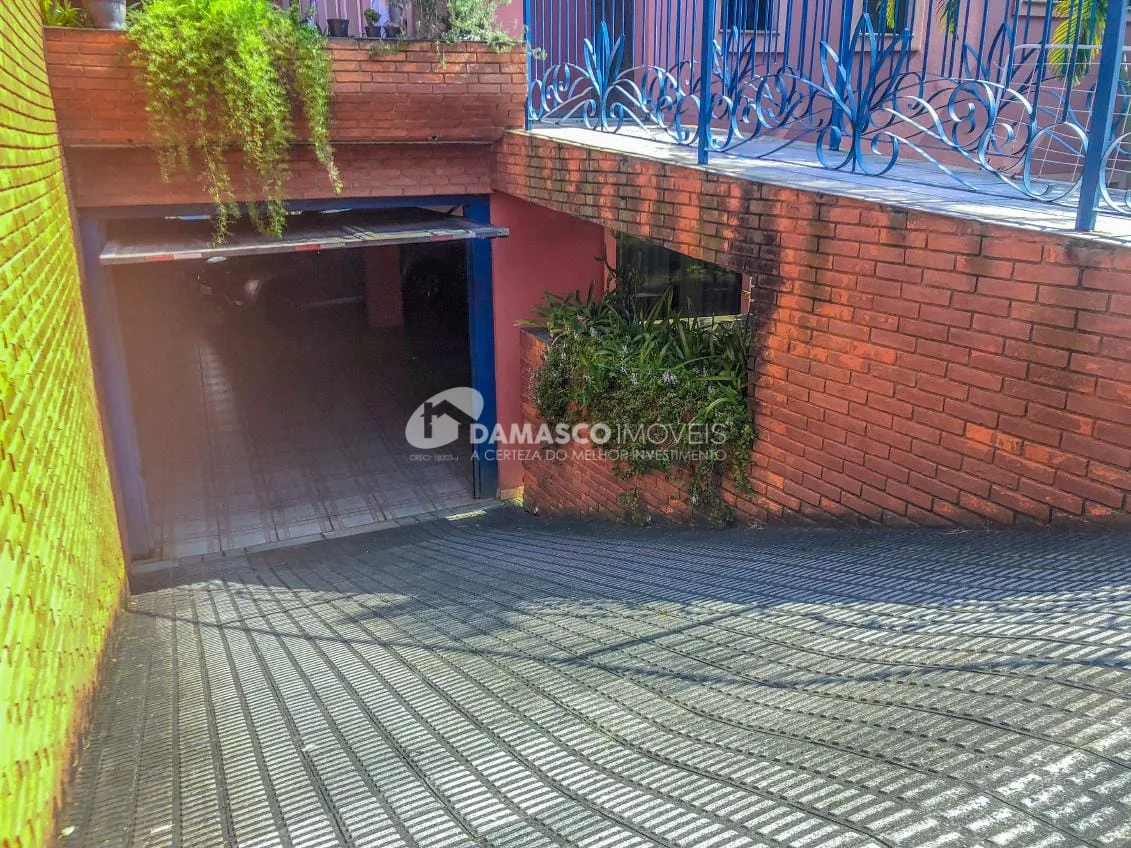 Sobrado à venda 5 Quartos, 2 Suites, 6 Vagas, Vila Sacadura Cabral, Santo André - SP