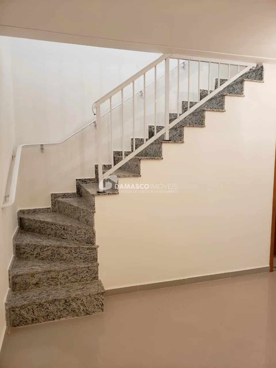 Sobrado à venda 2 Quartos, 2 Suites, 1 Vaga, 120M², Vila Príncipe de Gales, Santo André - SP