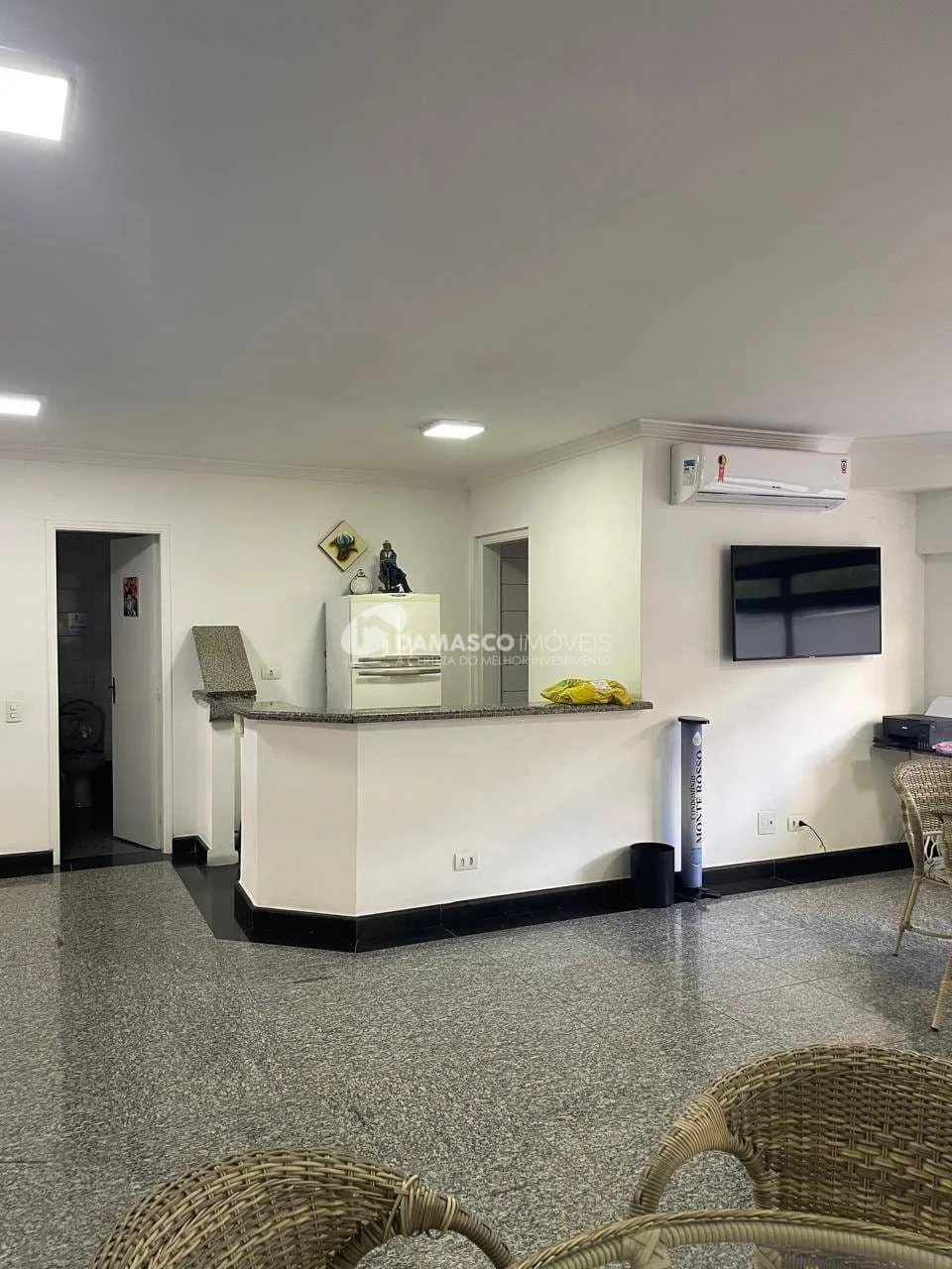 Apartamento à venda 2 dorm, 2 vagas, Vila Alzira, Guarujá, SP