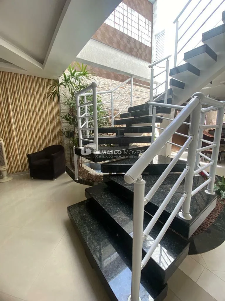 Sobrado à venda 3 Quartos, 3 Suites, 4 Vagas, 347M², Campestre, Santo André - SP