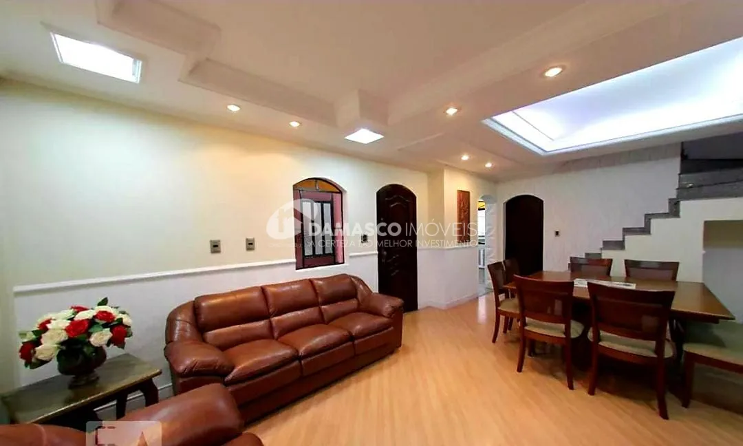 Sobrado à venda 2 Quartos, 1 Suite, 2 Vagas, 238M², Barcelona, São Caetano do Sul - SP