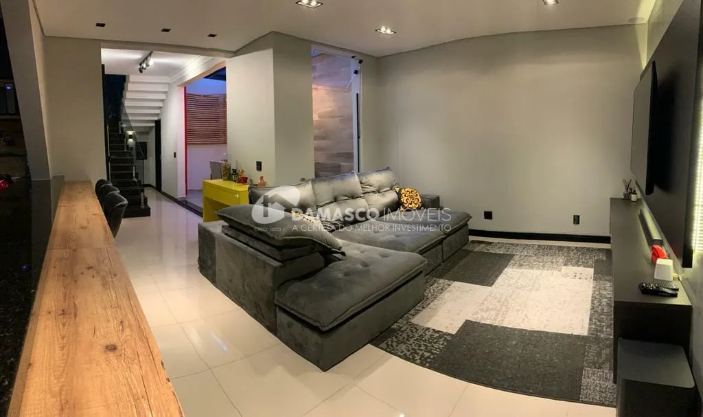Sobrado à venda 3 Quartos, 1 Suite, 2 Vagas, 120M², Barcelona, São Caetano do Sul - SP