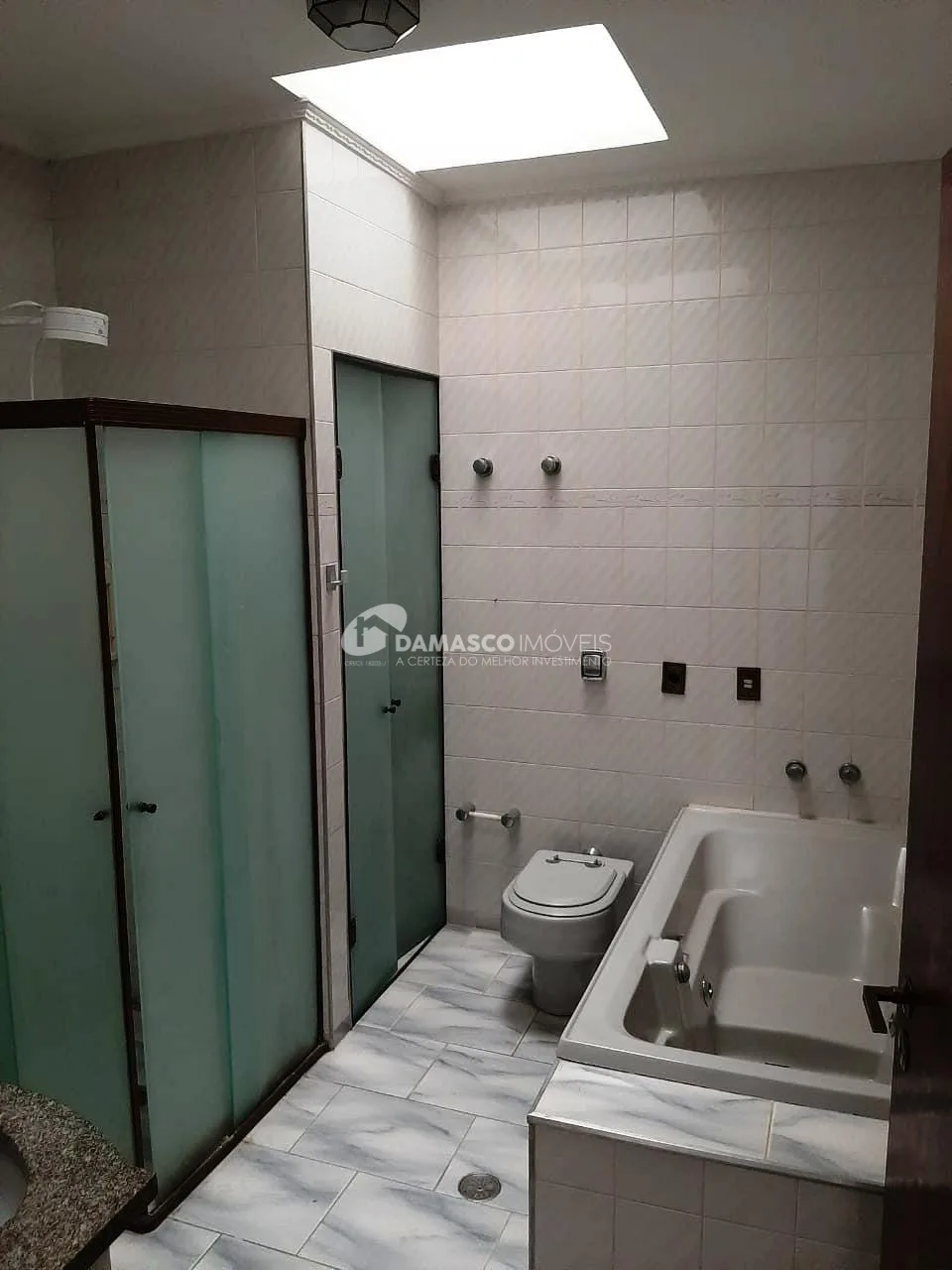 Sobrado à venda 4 Quartos, 2 Suites, 6 Vagas, 462M², Santa Teresinha, Santo André - SP