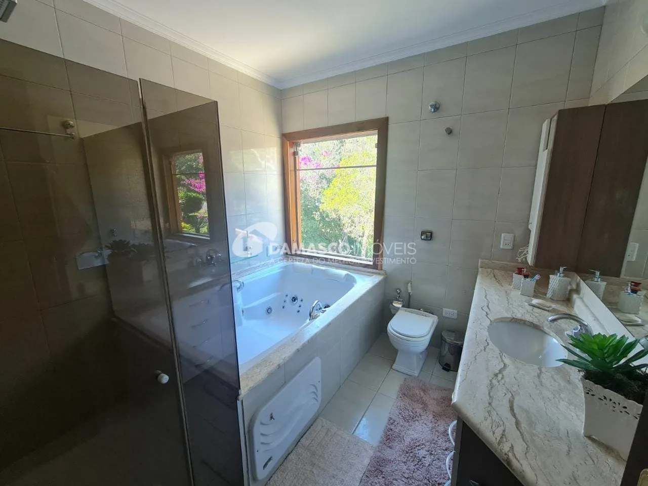 Casa à venda 3 Quartos, 3 Suites, 450M², Avenida Estrutural Leste, Ibiúna - SP